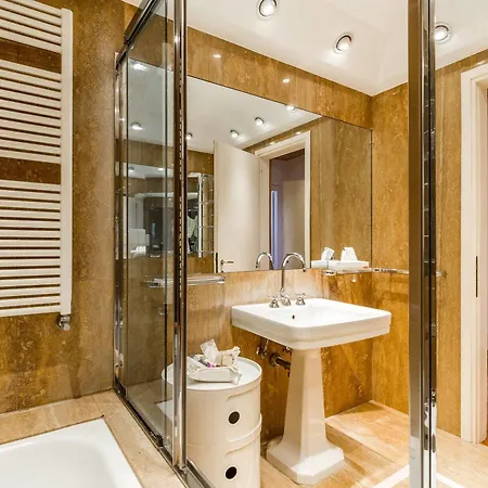 Palazzo San Marco: Historic Central Apartment with Lift Venice Exterior photo