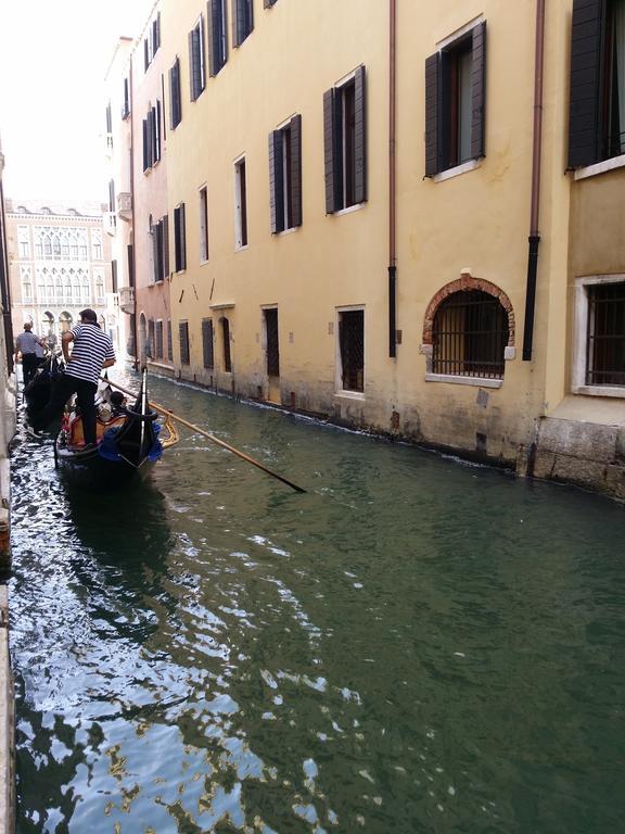 Palazzo San Marco: Historic With Lift Apartment *