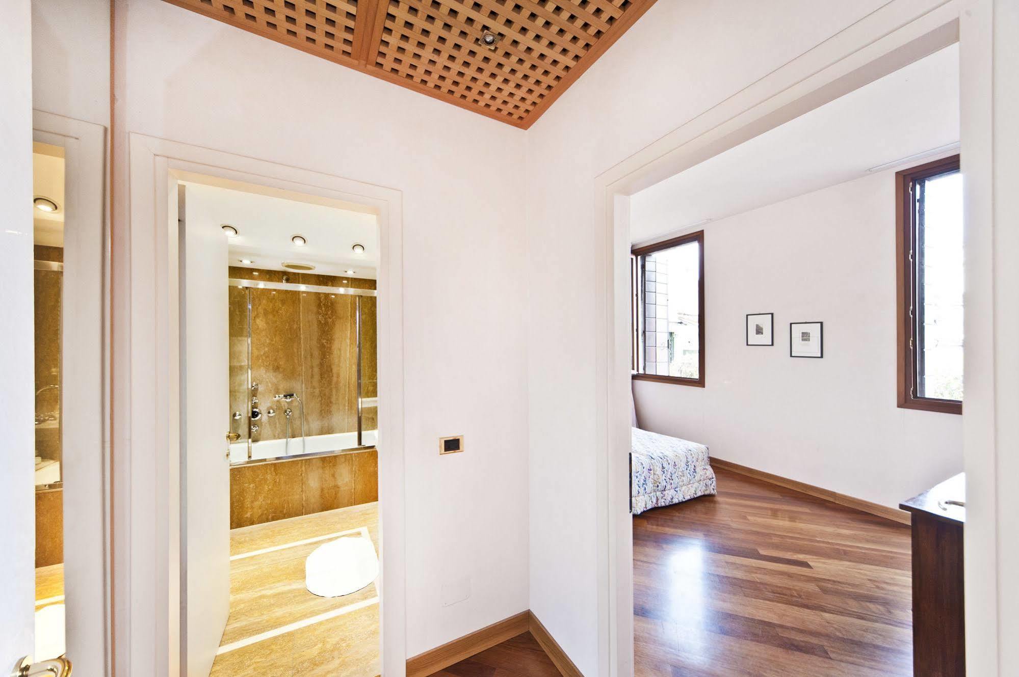 Apartment Palazzo San Marco: Historic With Lift *