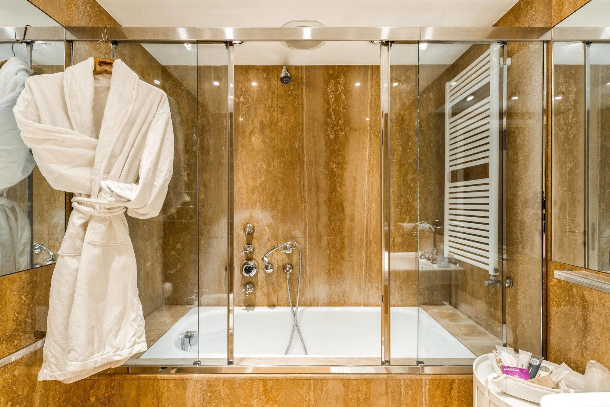 Apartment Palazzo San Marco: Historic With Lift