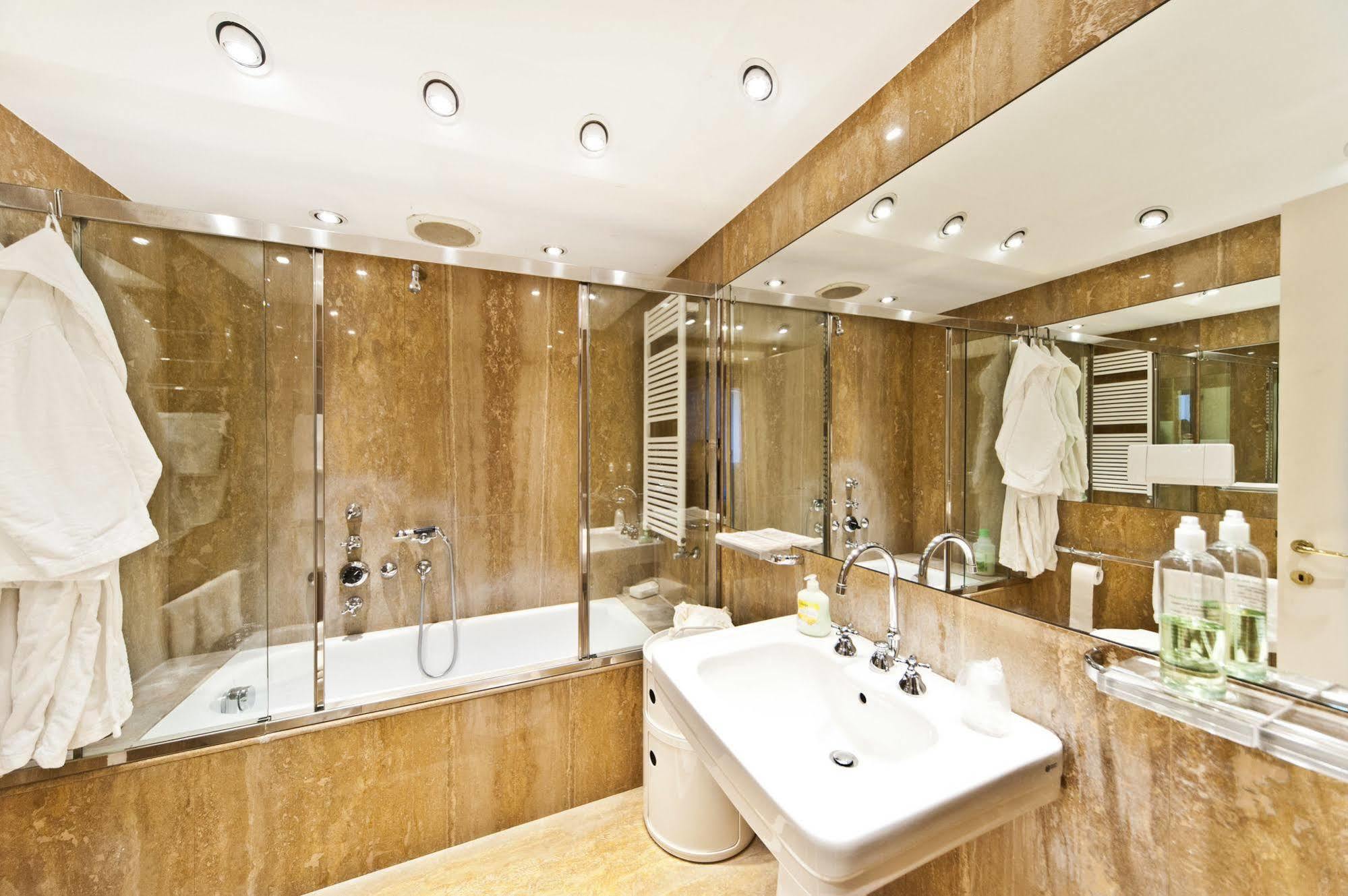 Palazzo San Marco: Historic With Lift Apartment *
